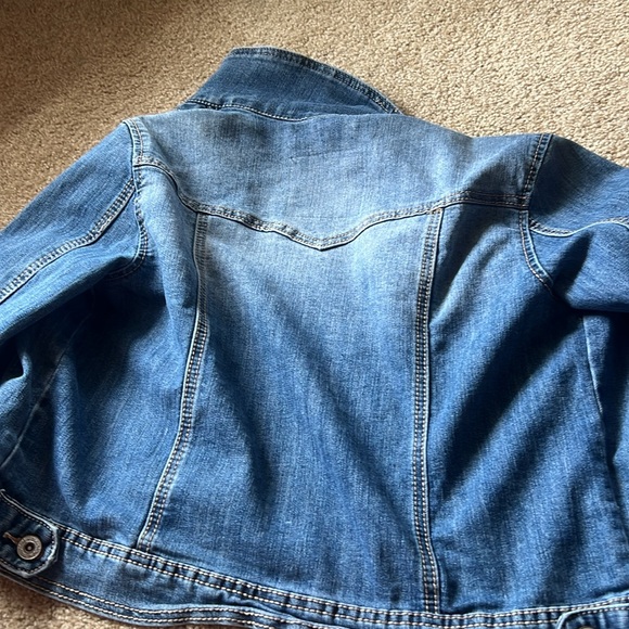 Jean jacket - Picture 4 of 4